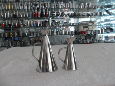 不锈钢小号油壶 厨房烹饪的实用伴侣