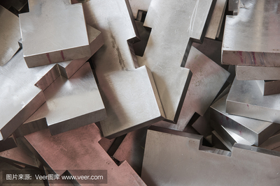 金属块与矿产品 从矿石到工业基石